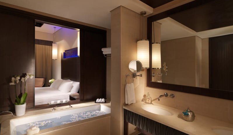 Anantara The Palm Dubai Resort-Premier Lagoon Bathroom_7846